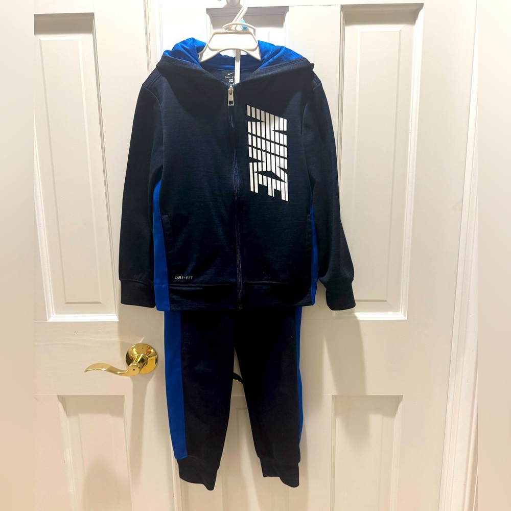 Nike zip up hoodie dri fit set size 6